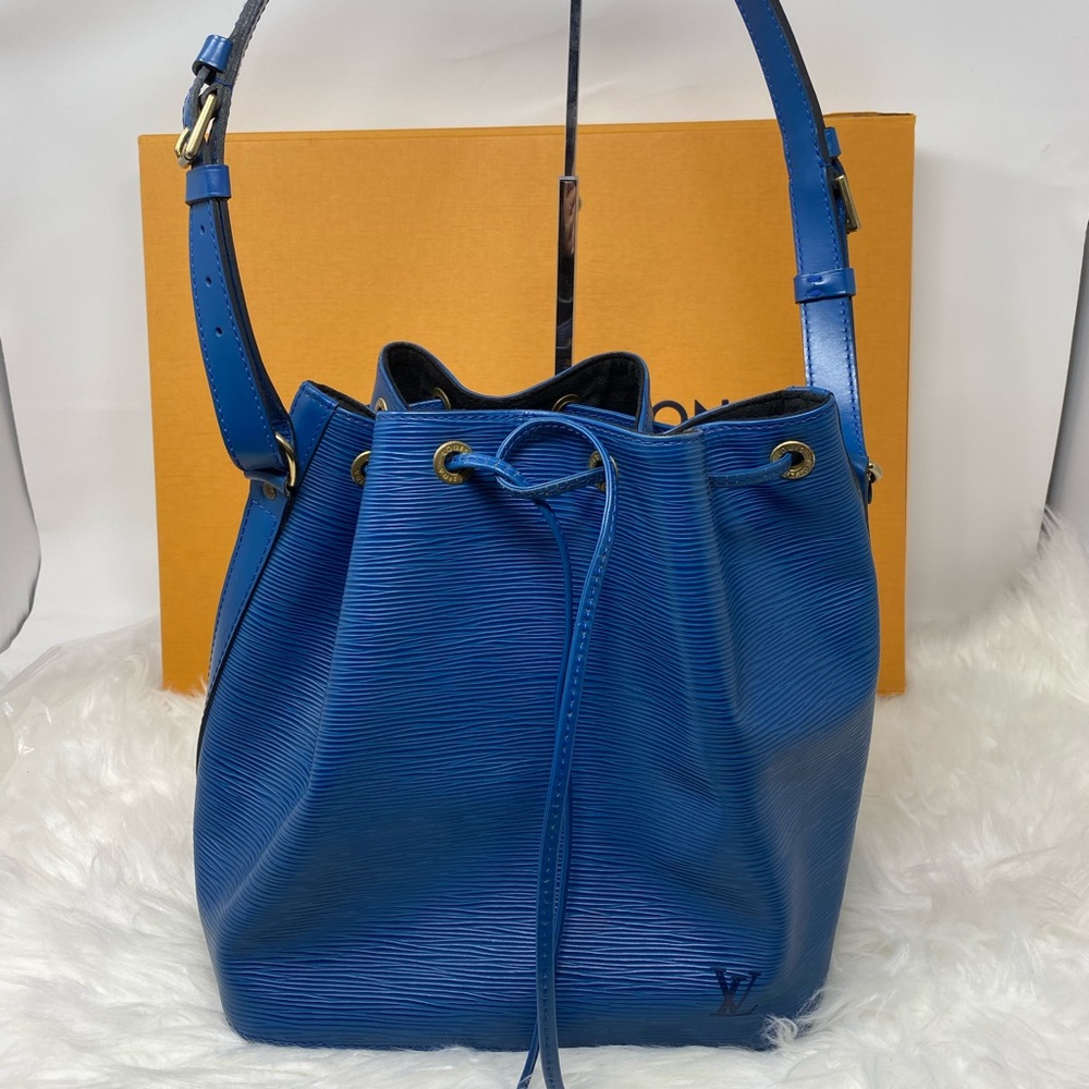 Authentic Louis Vuitton Neo noe Petit Epi leather